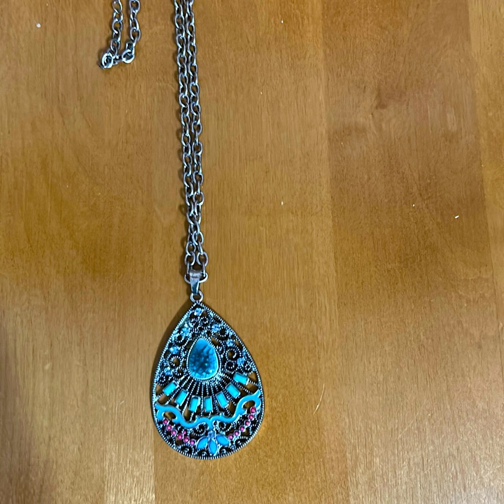 EUC Beautiful Turquoise Color Boho style Necklaces.